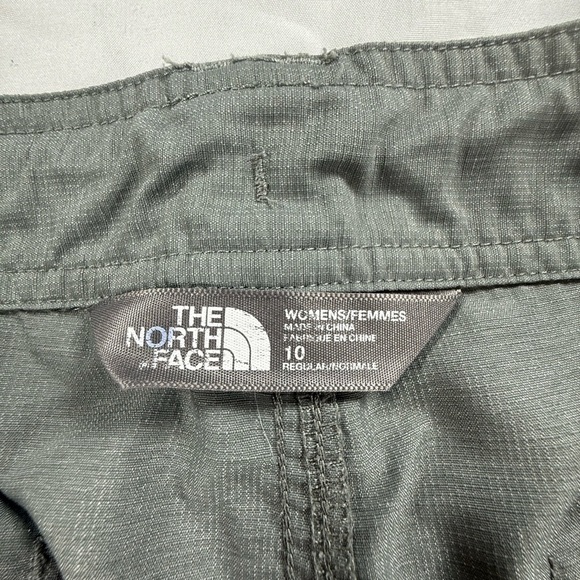 The North Face Woman’s Athletic Green Shorts Size 10 B44. - Picture 3 of 9